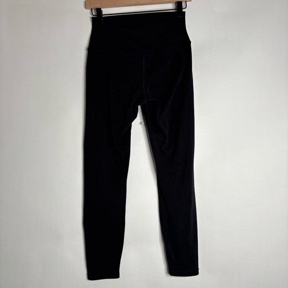 Quince Ultra-Form High-Rise Capri size Medium - Picture 6 of 12